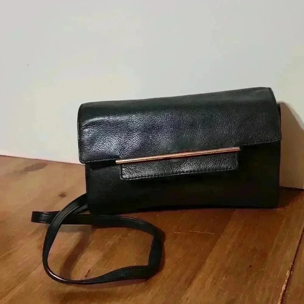 VINCE CAMUTO New York vintage crossbody navy blue